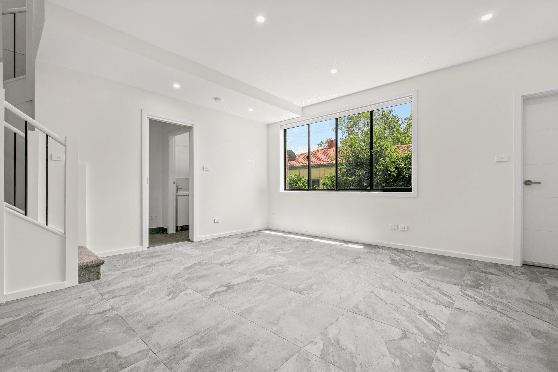 2/23 Batley Street, Gosford, NSW 2250