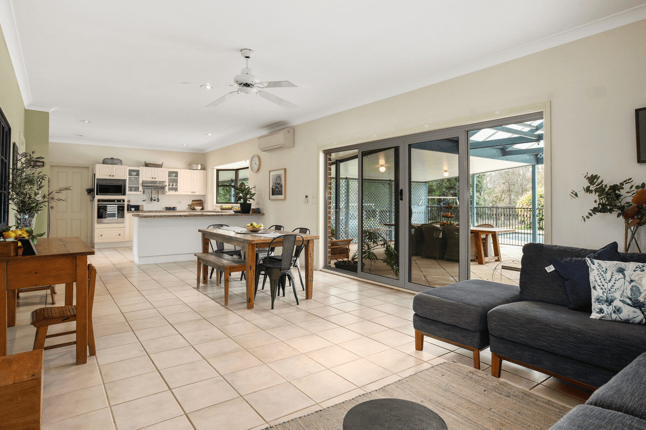 52 Hilldale Drive, BOLWARRA HEIGHTS, NSW 2320