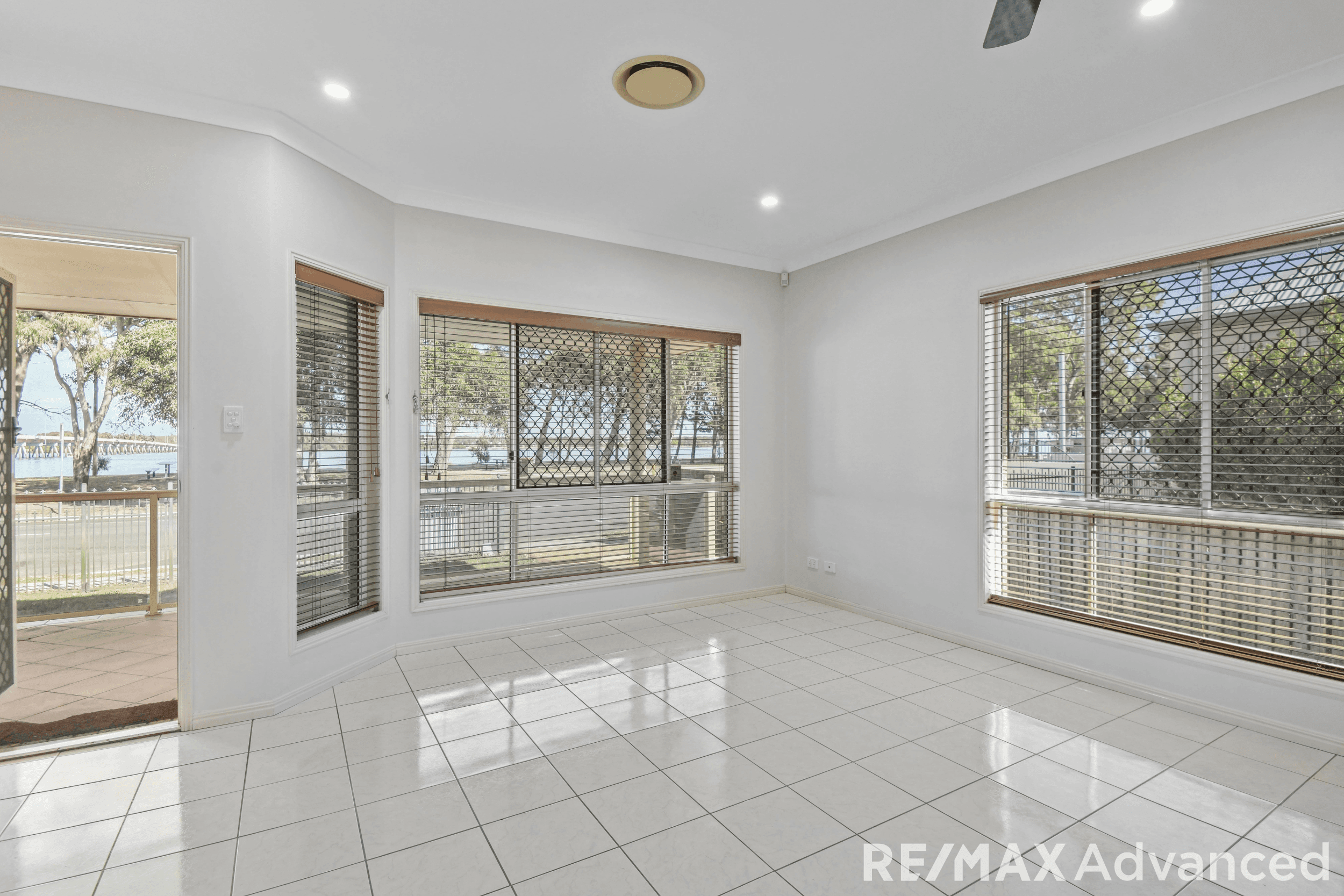 9 Sylvan Beach Esplanade, Bellara, QLD 4507