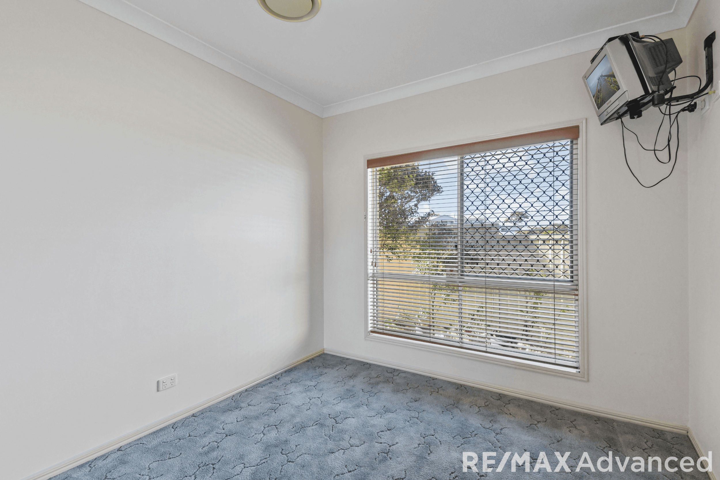 9 Sylvan Beach Esplanade, Bellara, QLD 4507