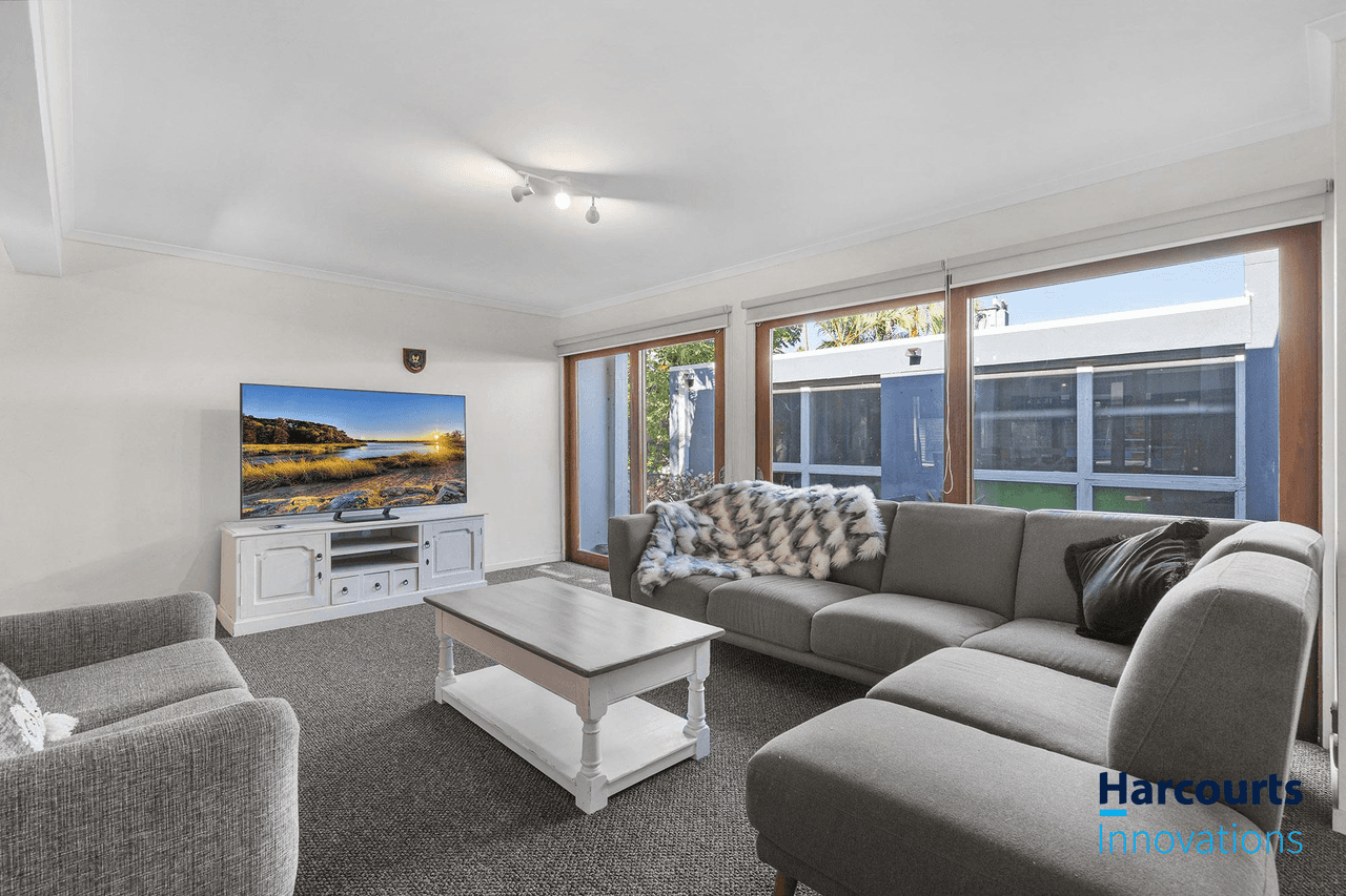 92 Yangoora Crescent, ASHMORE, QLD 4214