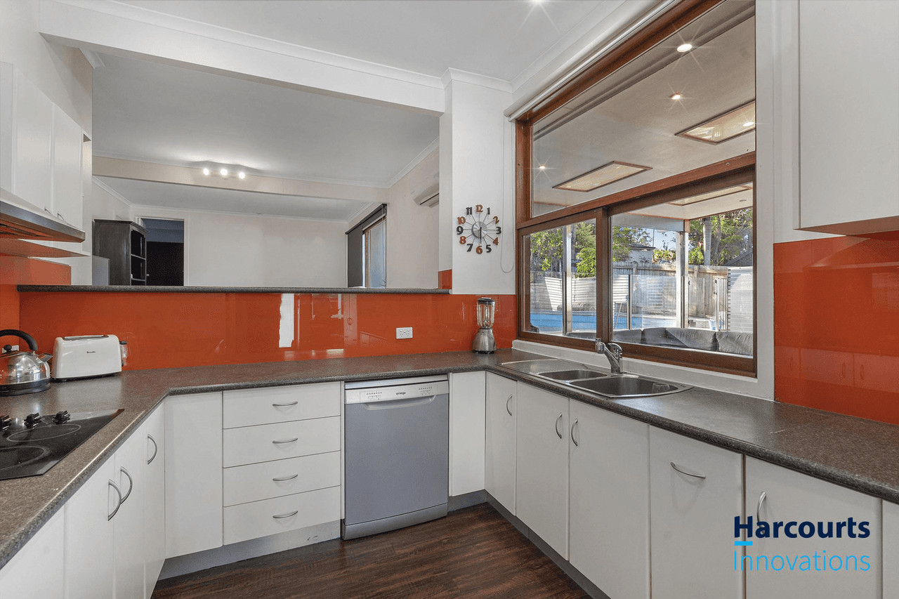 92 Yangoora Crescent, ASHMORE, QLD 4214