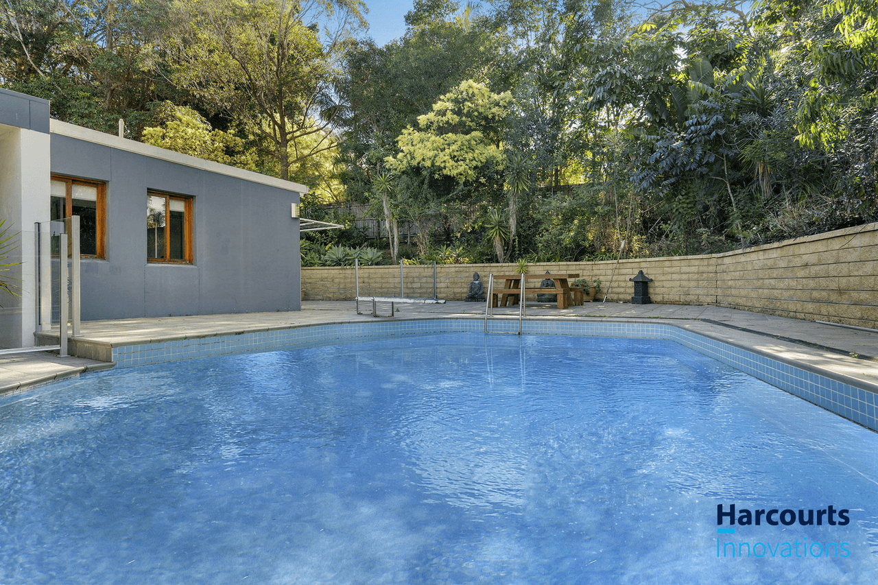 92 Yangoora Crescent, ASHMORE, QLD 4214