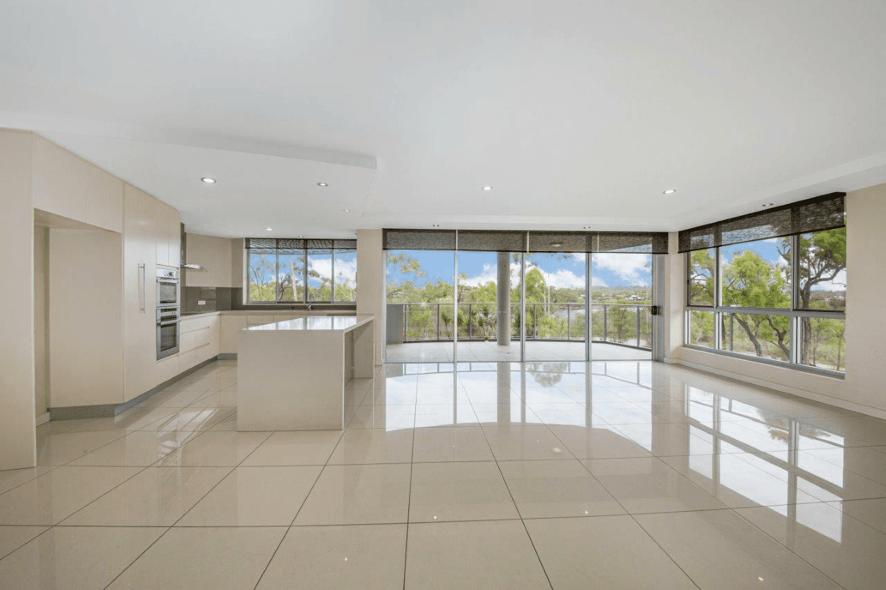 Unit 6/2 The Promenade, BOYNE ISLAND, QLD 4680