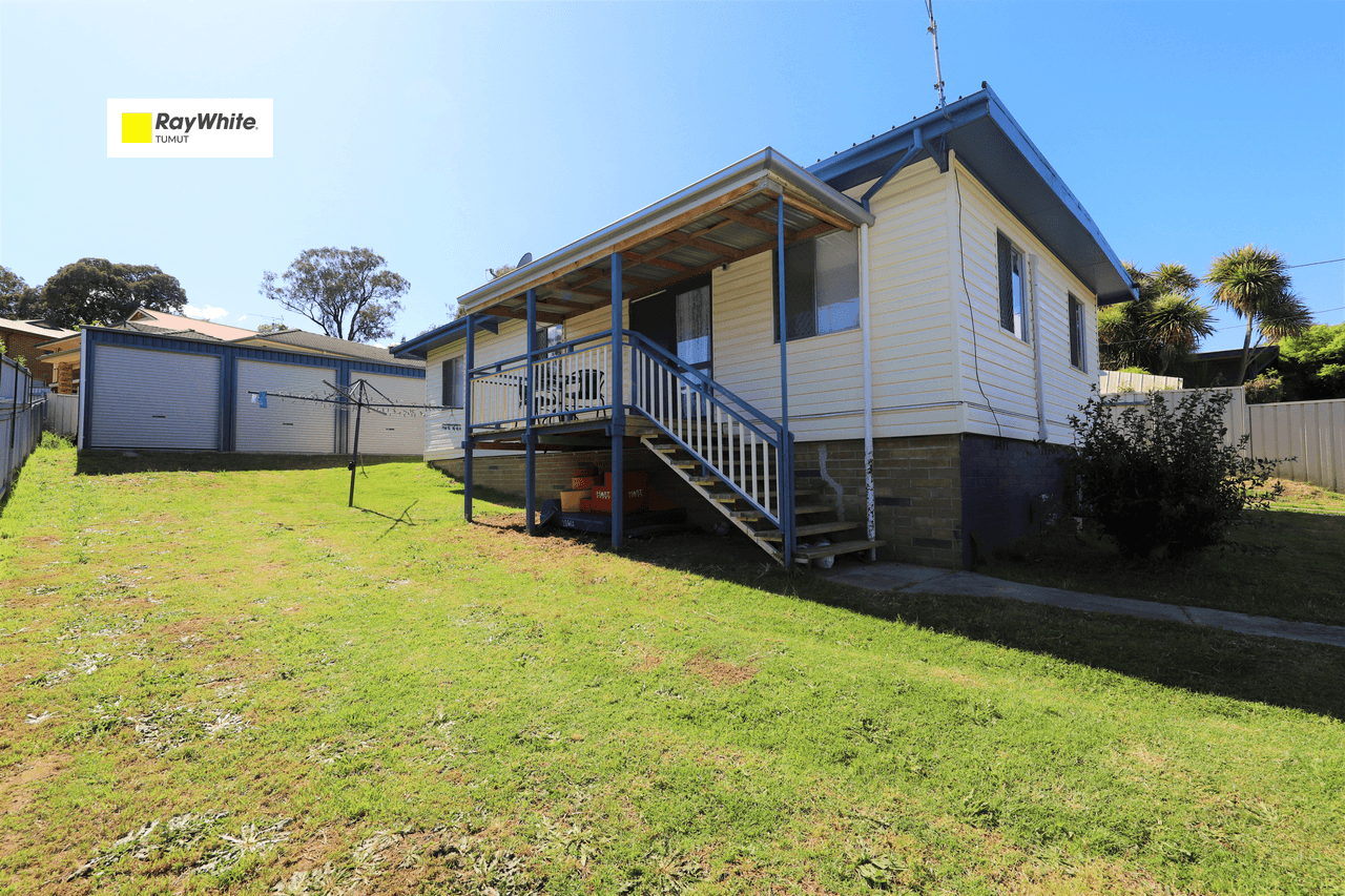 7 Booral Avenue, TUMUT, NSW 2720