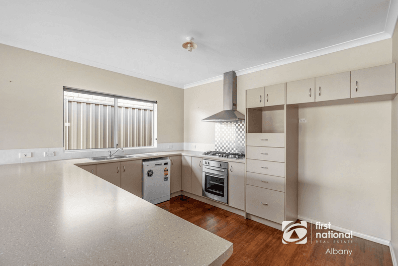 11 Ardeana Crescent, YAKAMIA, WA 6330