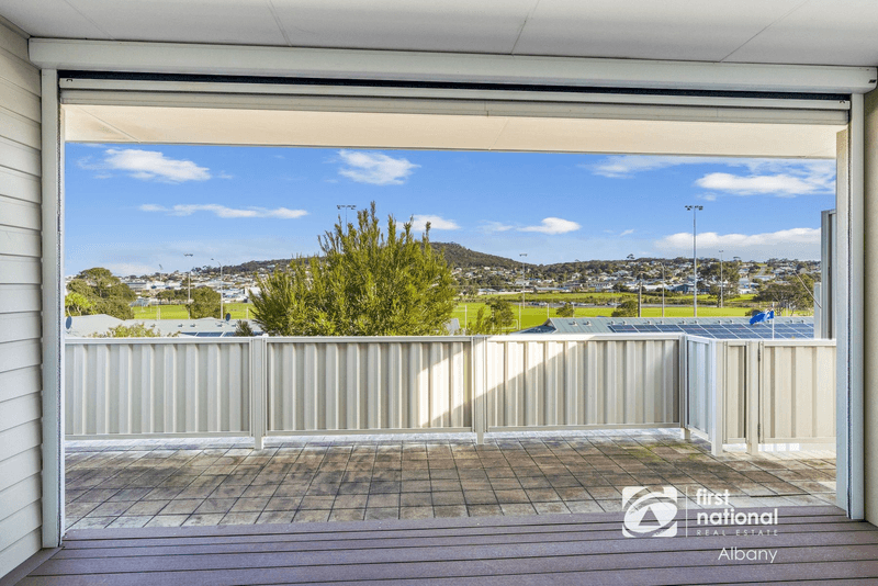 11 Ardeana Crescent, YAKAMIA, WA 6330