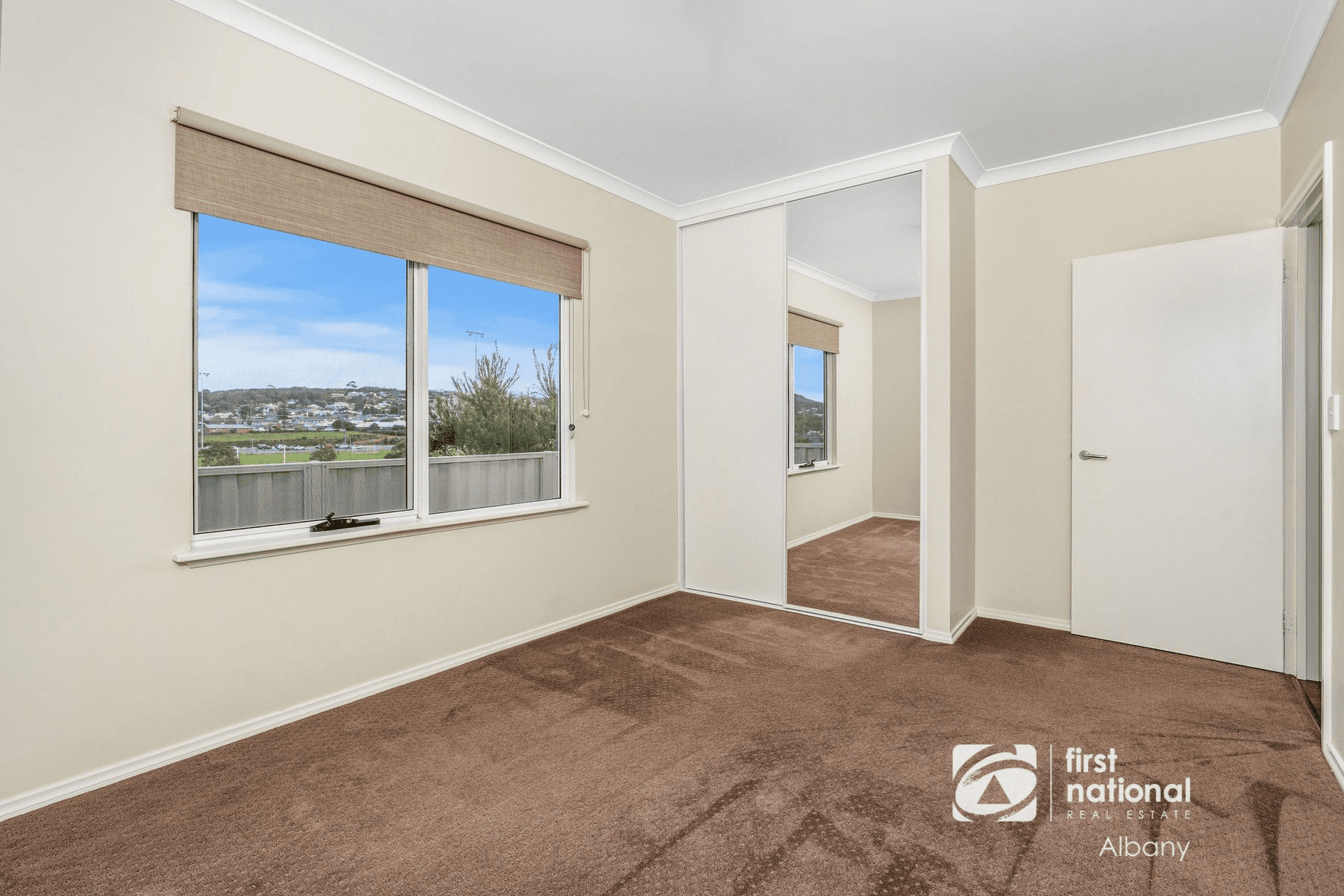 11 Ardeana Crescent, YAKAMIA, WA 6330