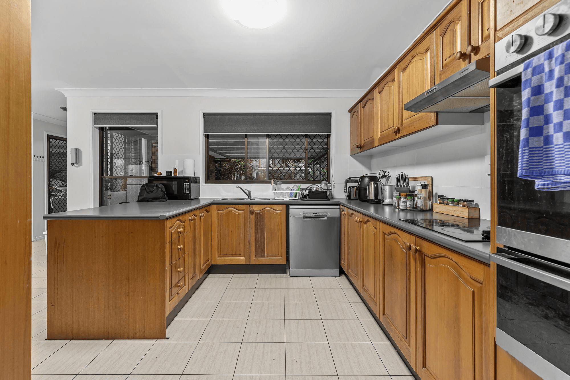 27 Takitimu Street, ASPLEY, QLD 4034