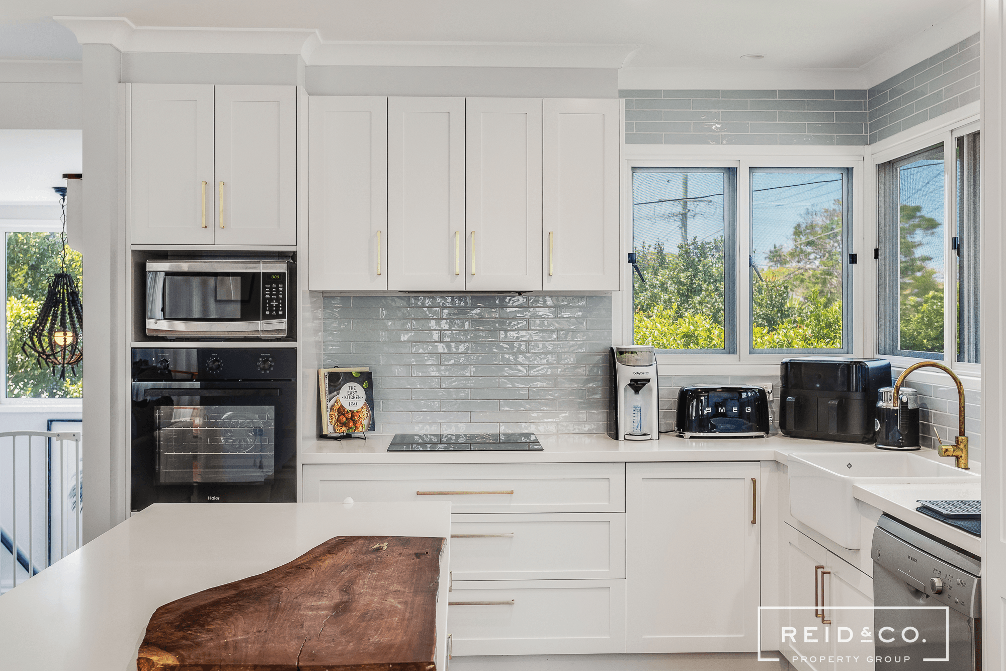 54A Arthur Street, WOODY POINT, QLD 4019