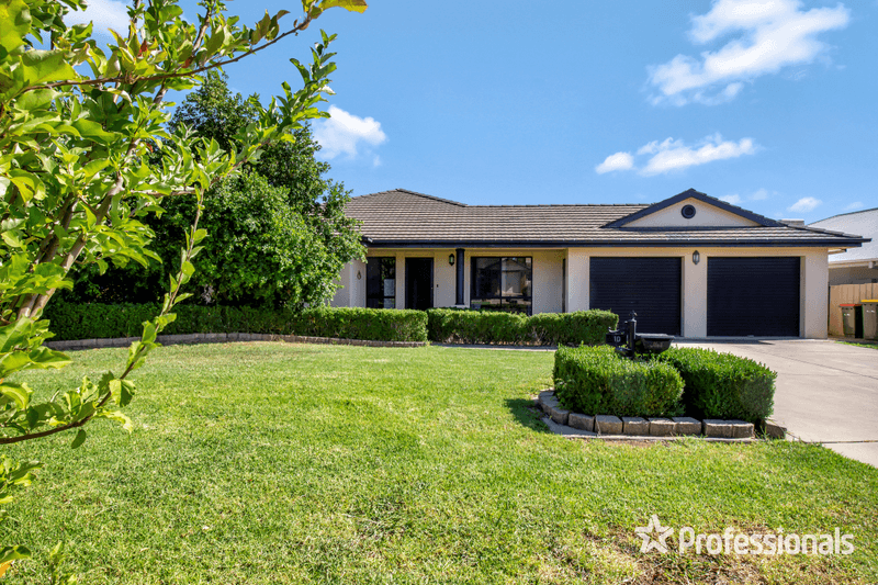 1D Nunkeri Crescent, Glenfield Park, NSW 2650