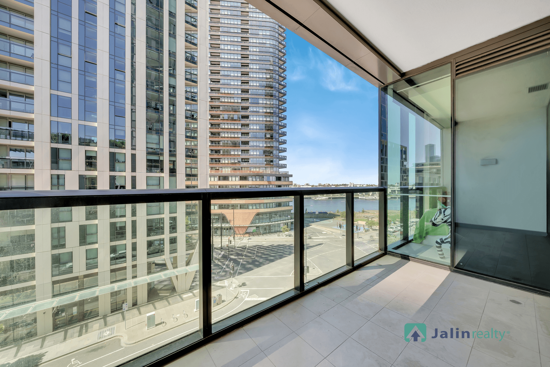 4F/9 Waterside Place, Docklands, VIC 3008