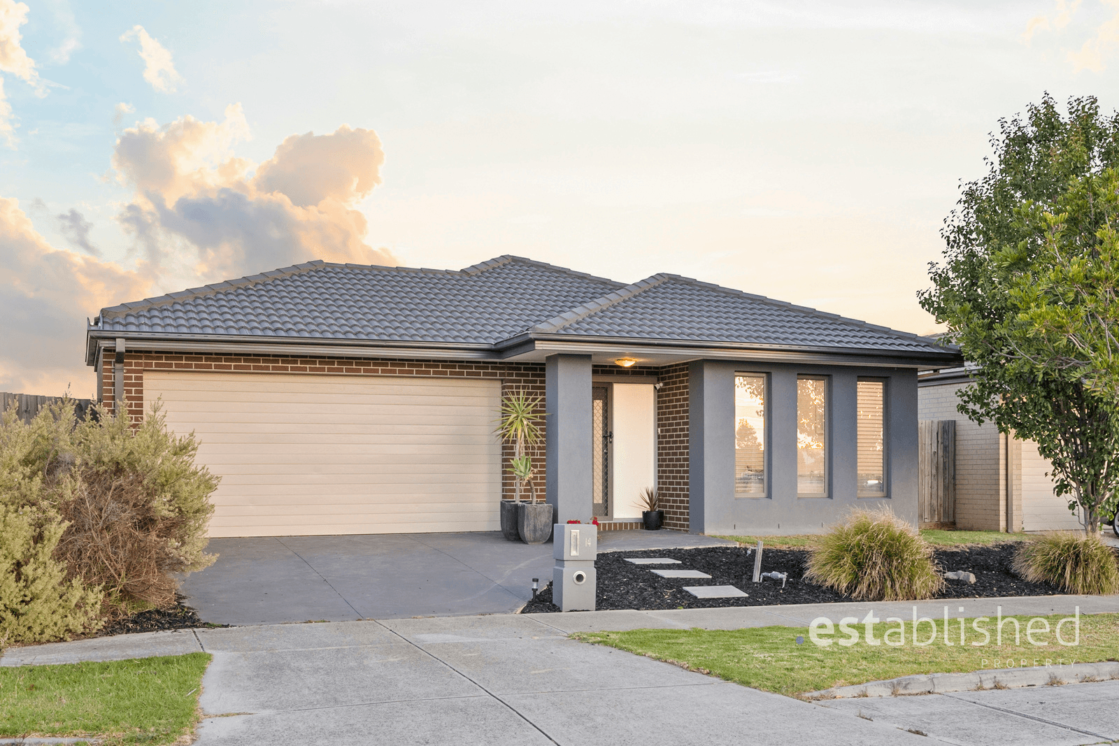 14 Hiddick Road, POINT COOK, VIC 3030