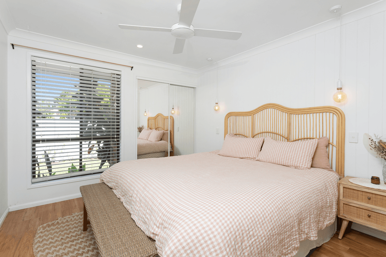 2/24 Montezuma Drive, BURLEIGH WATERS, QLD 4220