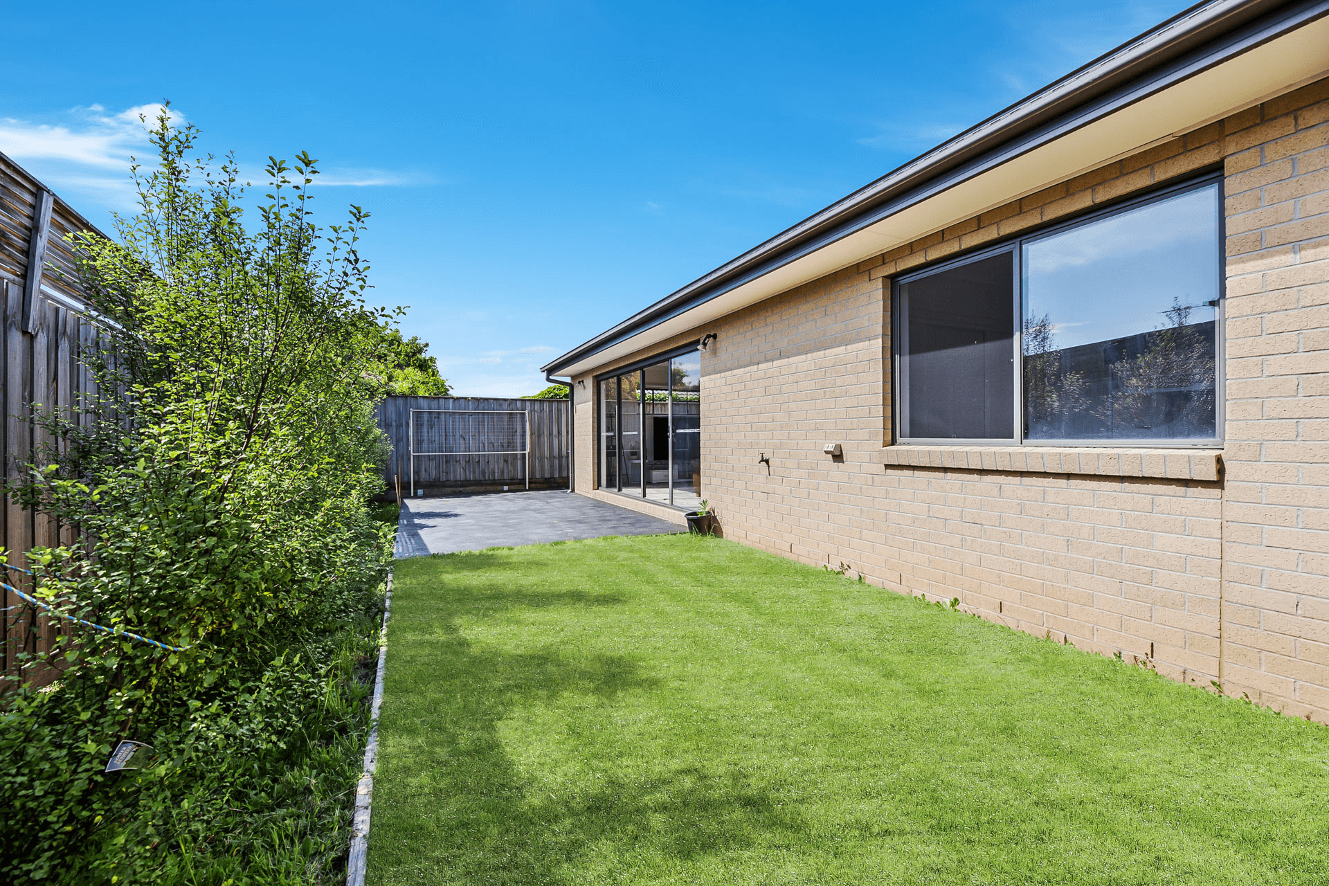 8 Kate Avenue, HAMPTON PARK, VIC 3976