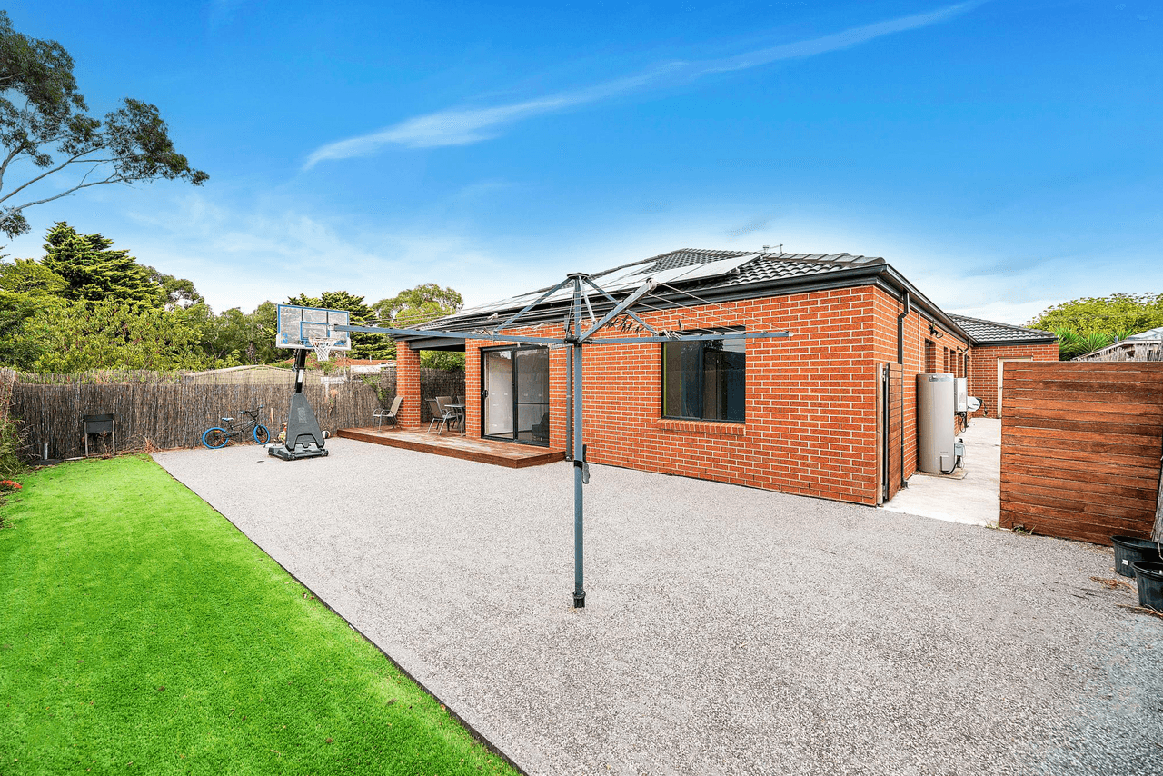 21 Carina Drive, MELTON, VIC 3337