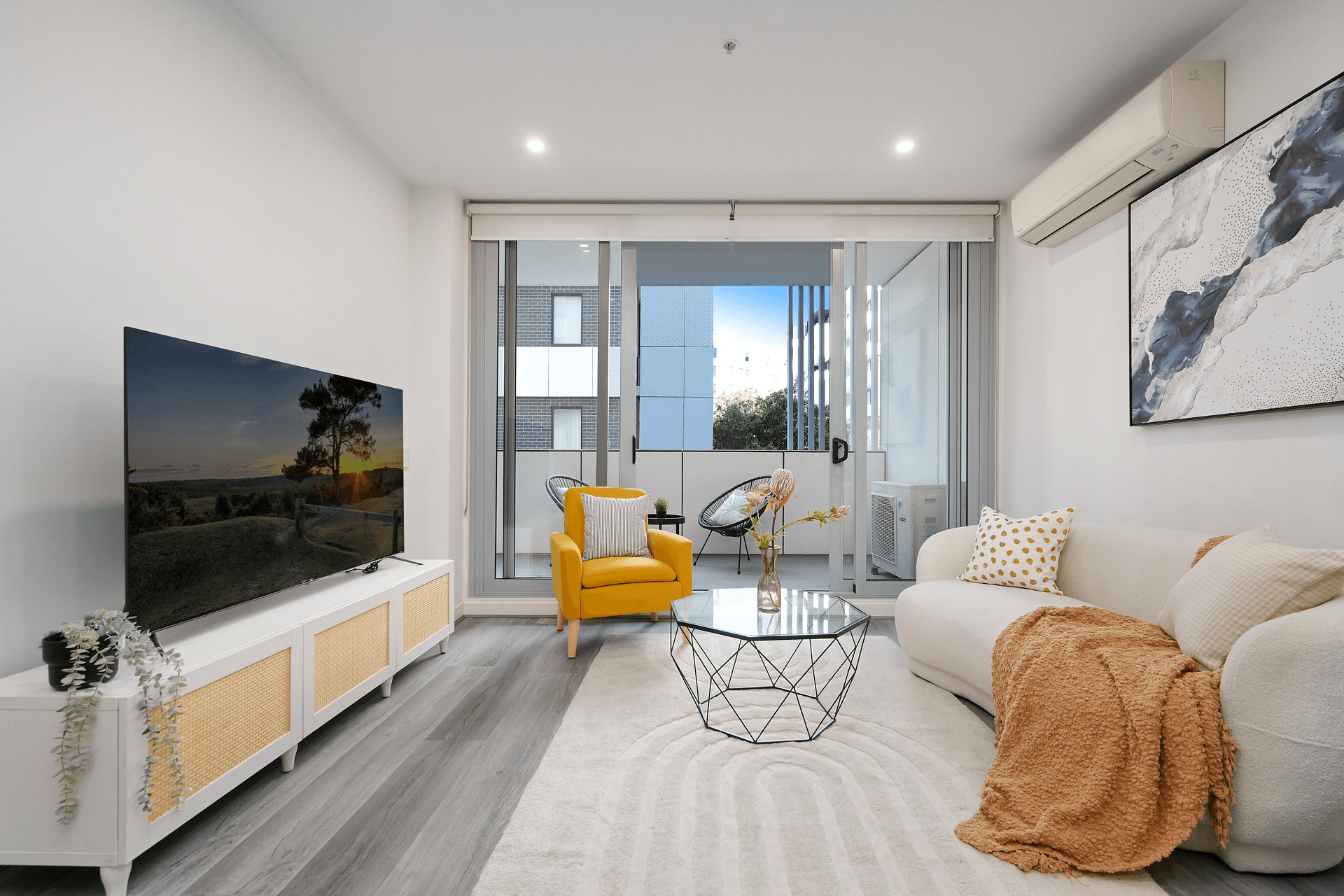 209/8 Aviators Way, Penrith, NSW 2750