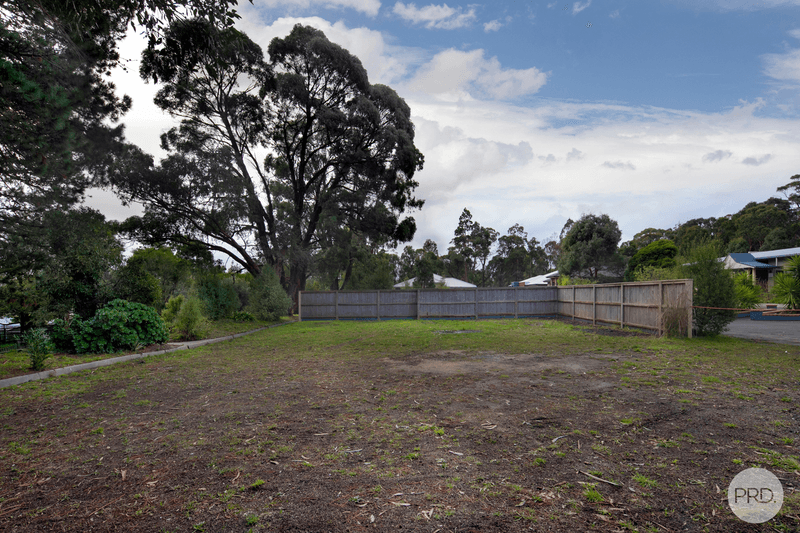 8 Highvista Grove, BALLARAT EAST, VIC 3350