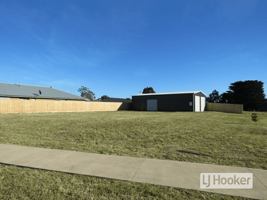 2 Maravito Terrace, EAGLE POINT, VIC 3878