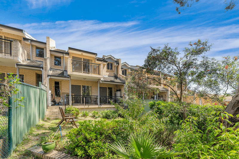 10/831 Henry Lawson Drive, Picnic Point, NSW 2213