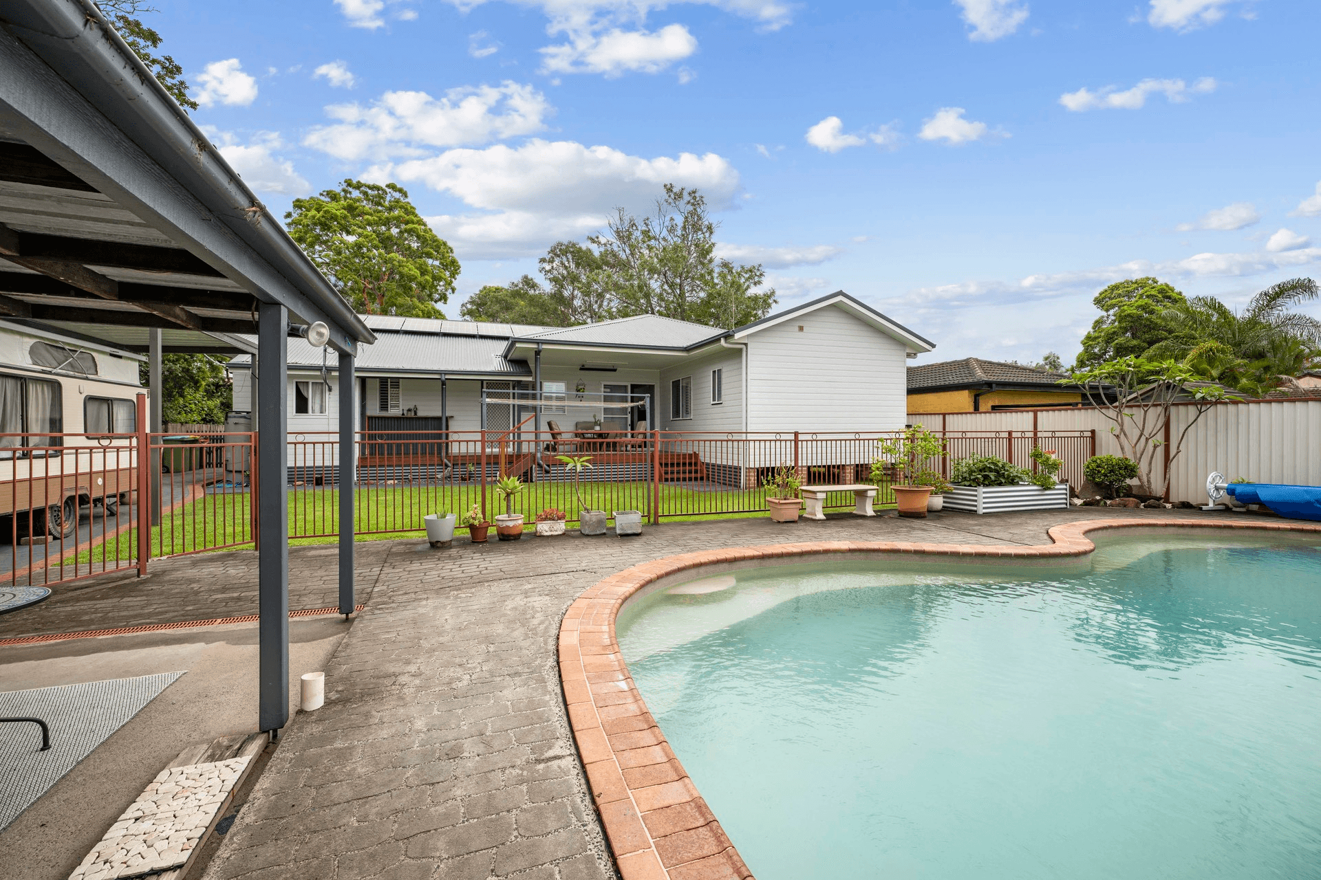 16 Ravenswood Street, Mannering Park, NSW 2259