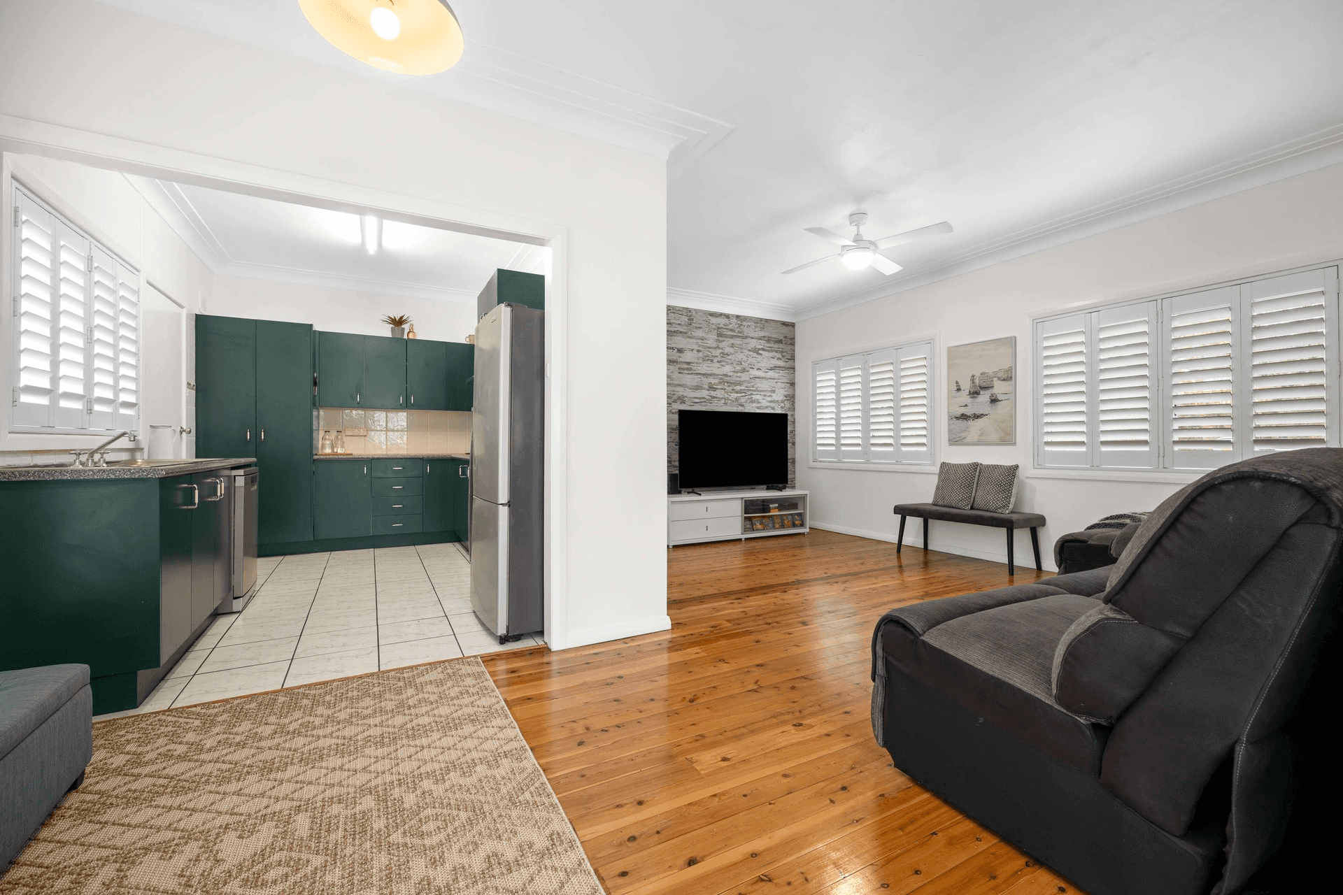 16 Ravenswood Street, Mannering Park, NSW 2259