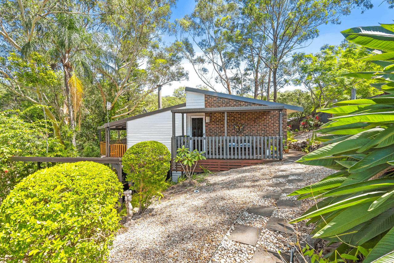 17 Aethalia Street, CURRUMBIN WATERS, QLD 4223