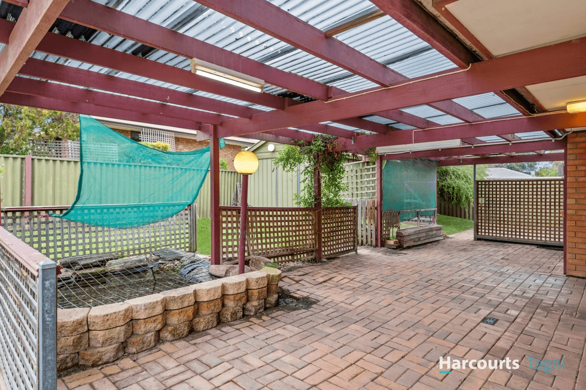 32 Sunnymeade Drive, ABERFOYLE PARK, SA 5159