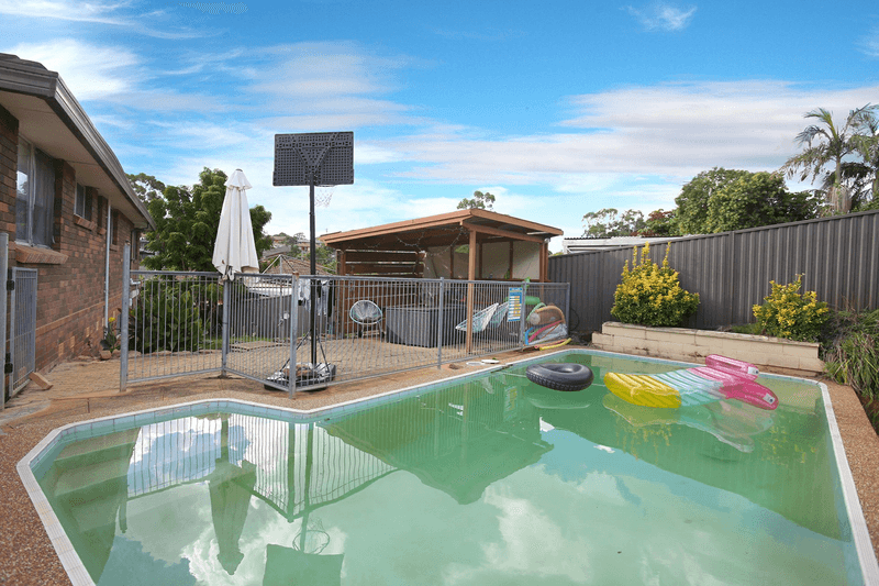2 Bligh Close, GEORGES HALL, NSW 2198