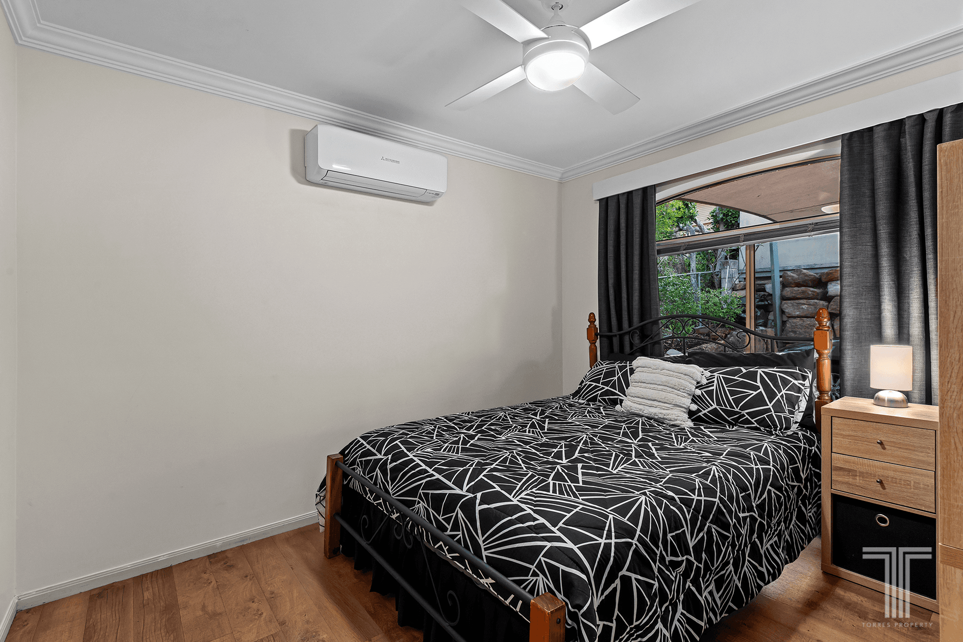 32 David Road, Holland Park, QLD 4121