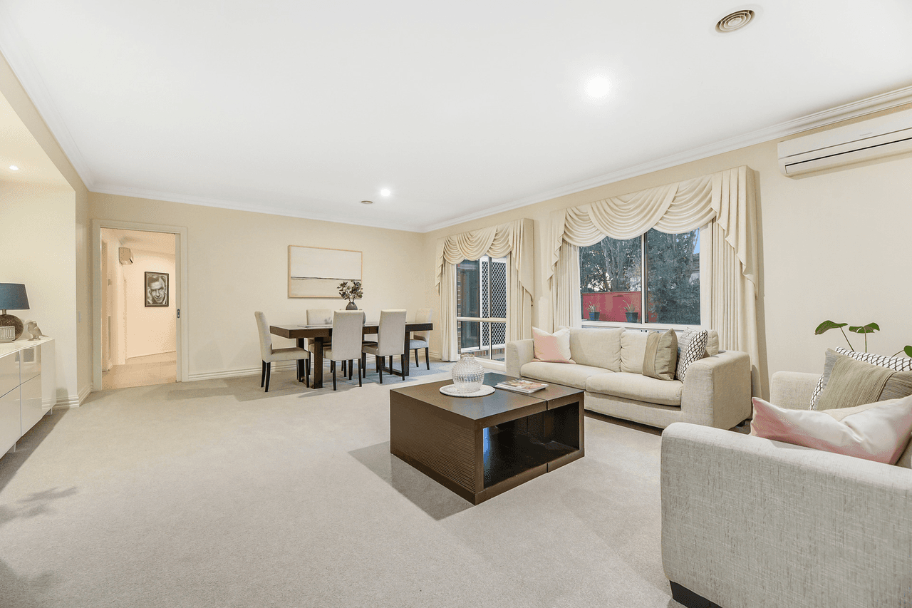 34 Edgbaston Circuit, BERWICK, VIC 3806