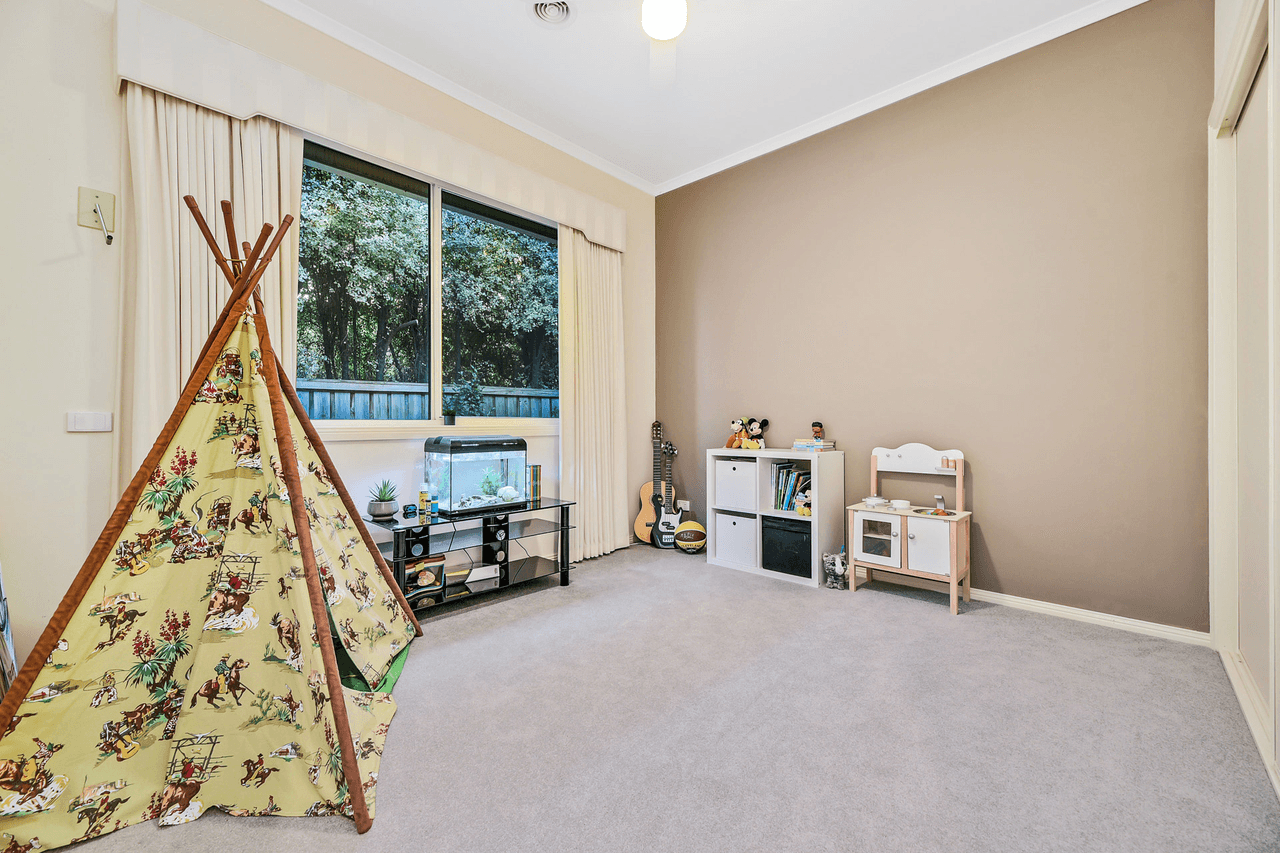 34 Edgbaston Circuit, BERWICK, VIC 3806