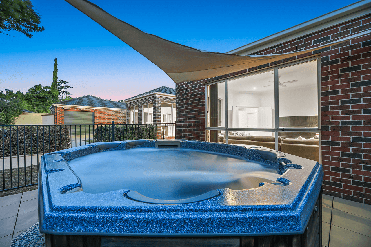 34 Edgbaston Circuit, BERWICK, VIC 3806