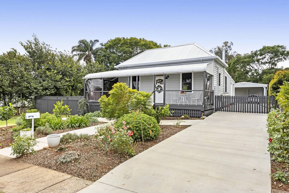 9 Lemnos Street, Harlaxton, QLD 4350