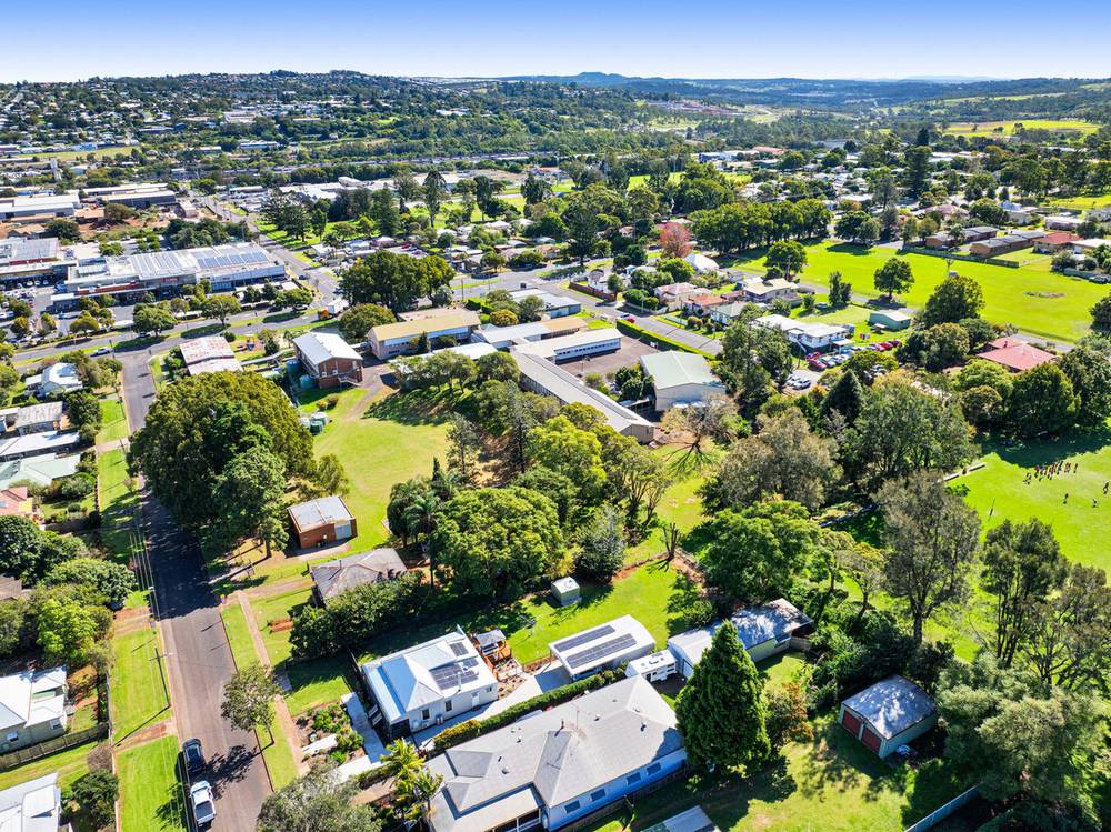 9 Lemnos Street, Harlaxton, QLD 4350