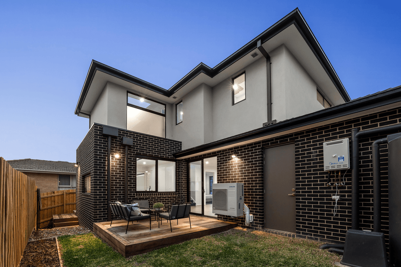 1/3 McCubbin Street, BURWOOD, VIC 3125