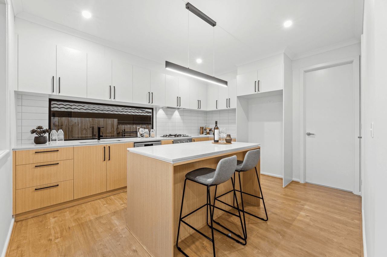 1/3 McCubbin Street, BURWOOD, VIC 3125