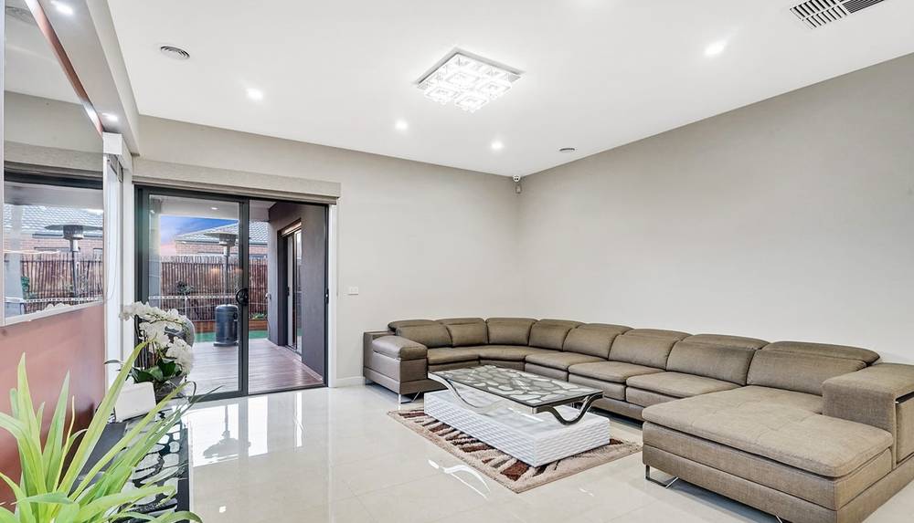 10 Waterfern Street, WYNDHAM VALE, VIC 3024