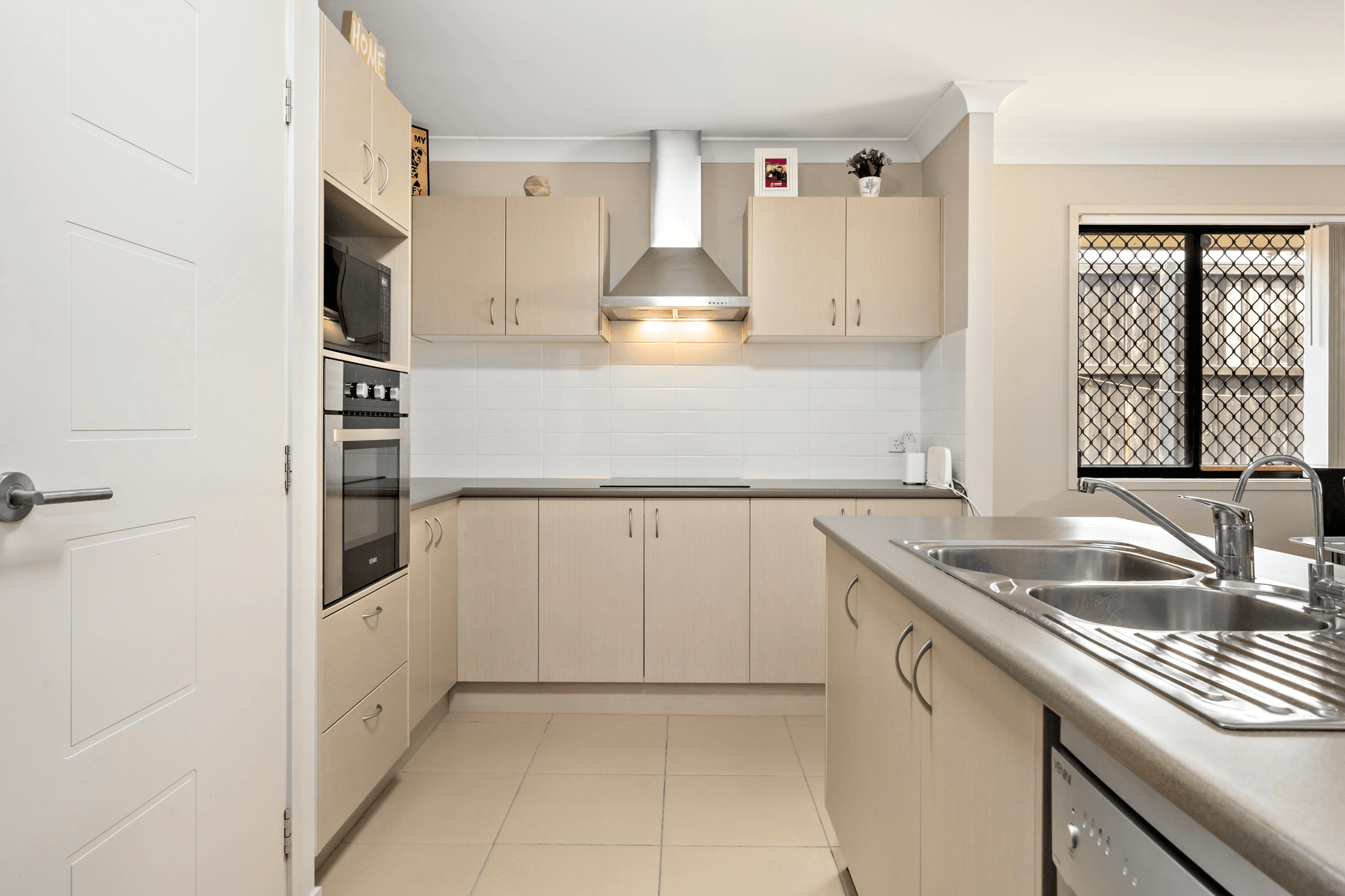 34 Wallis Circuit, North Lakes, QLD 4509