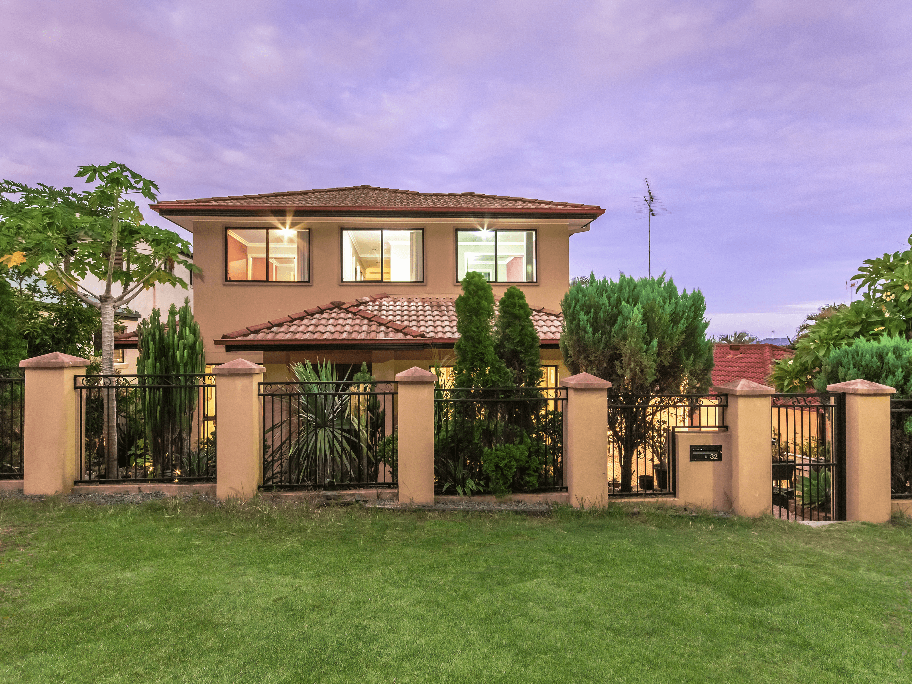 32 Carter Street, PACIFIC PINES, QLD 4211