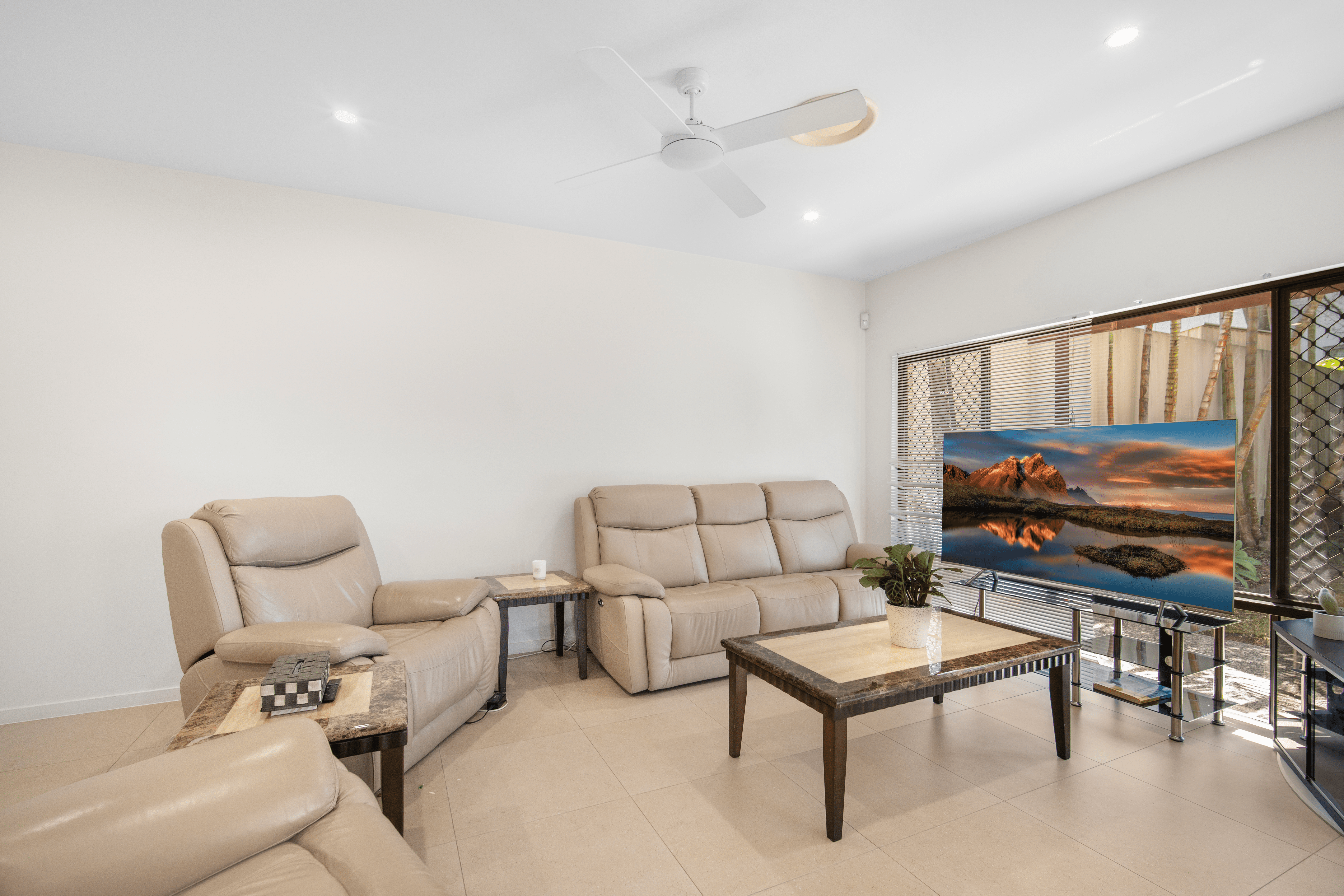 2/57 Falconer Street, SOUTHPORT, QLD 4215