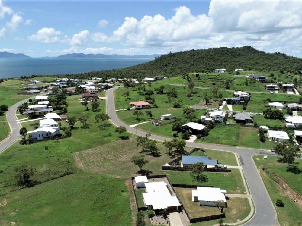 77 Ocean View Drive, BOWEN, QLD 4805