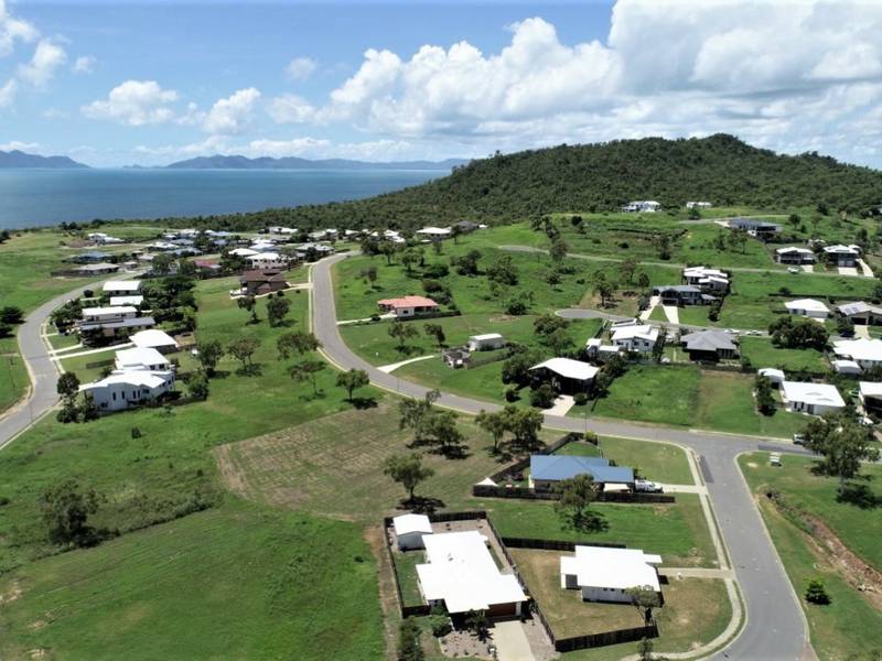 77 Ocean View Drive, BOWEN, QLD 4805
