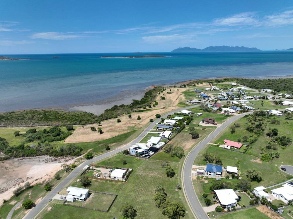 77 Ocean View Drive, BOWEN, QLD 4805