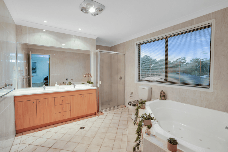 13 Carnival Way, BEAUMONT HILLS, NSW 2155