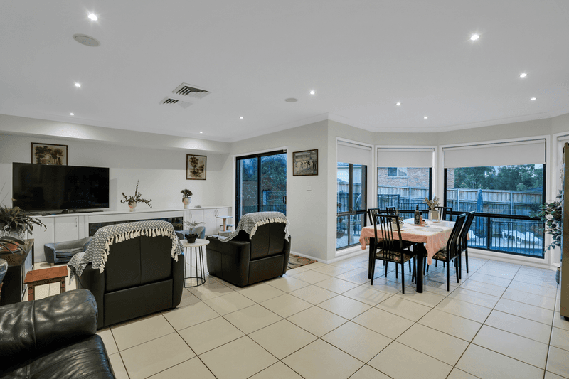 13 Carnival Way, BEAUMONT HILLS, NSW 2155
