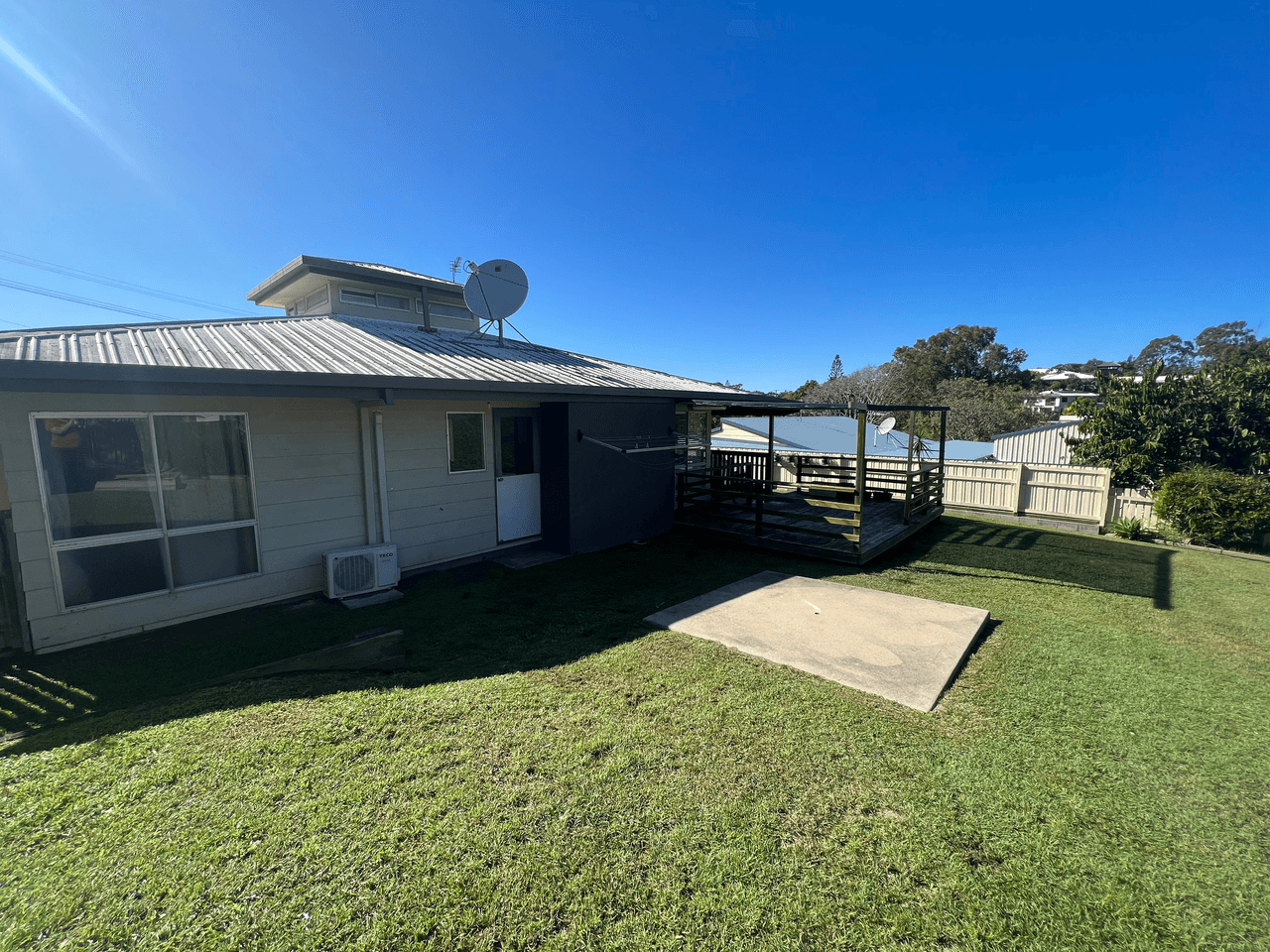 17 Hayes Avenue, BOYNE ISLAND, QLD 4680