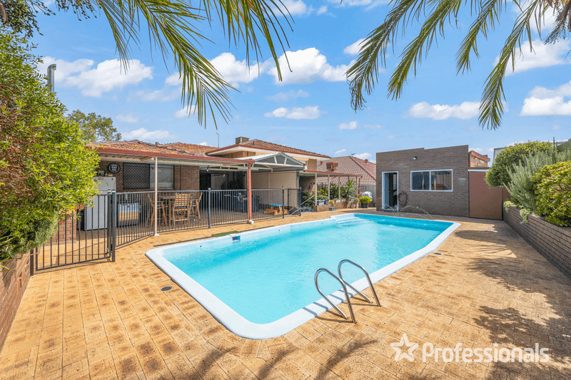 30 Giralt Road, MARANGAROO, WA 6064