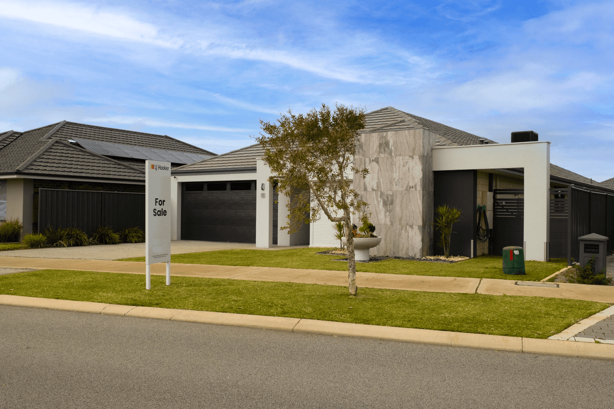 32 Bradley Street, LAKELANDS, WA 6180