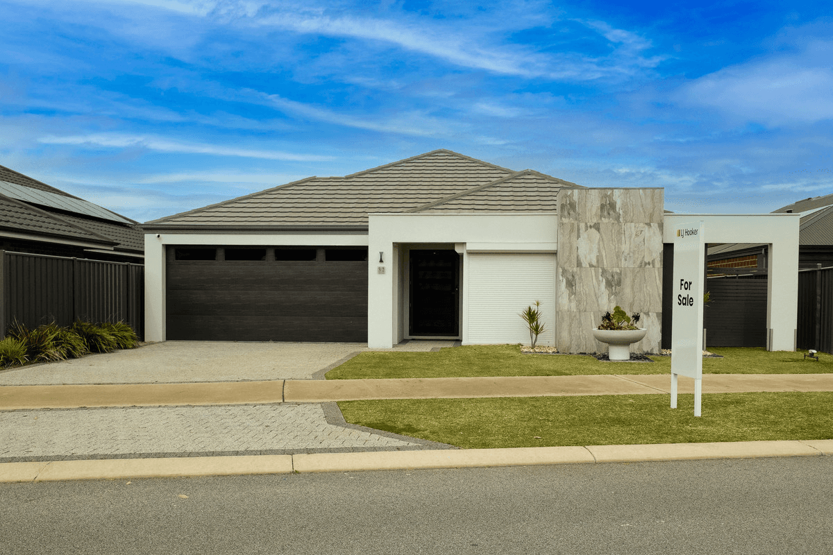 32 Bradley Street, LAKELANDS, WA 6180